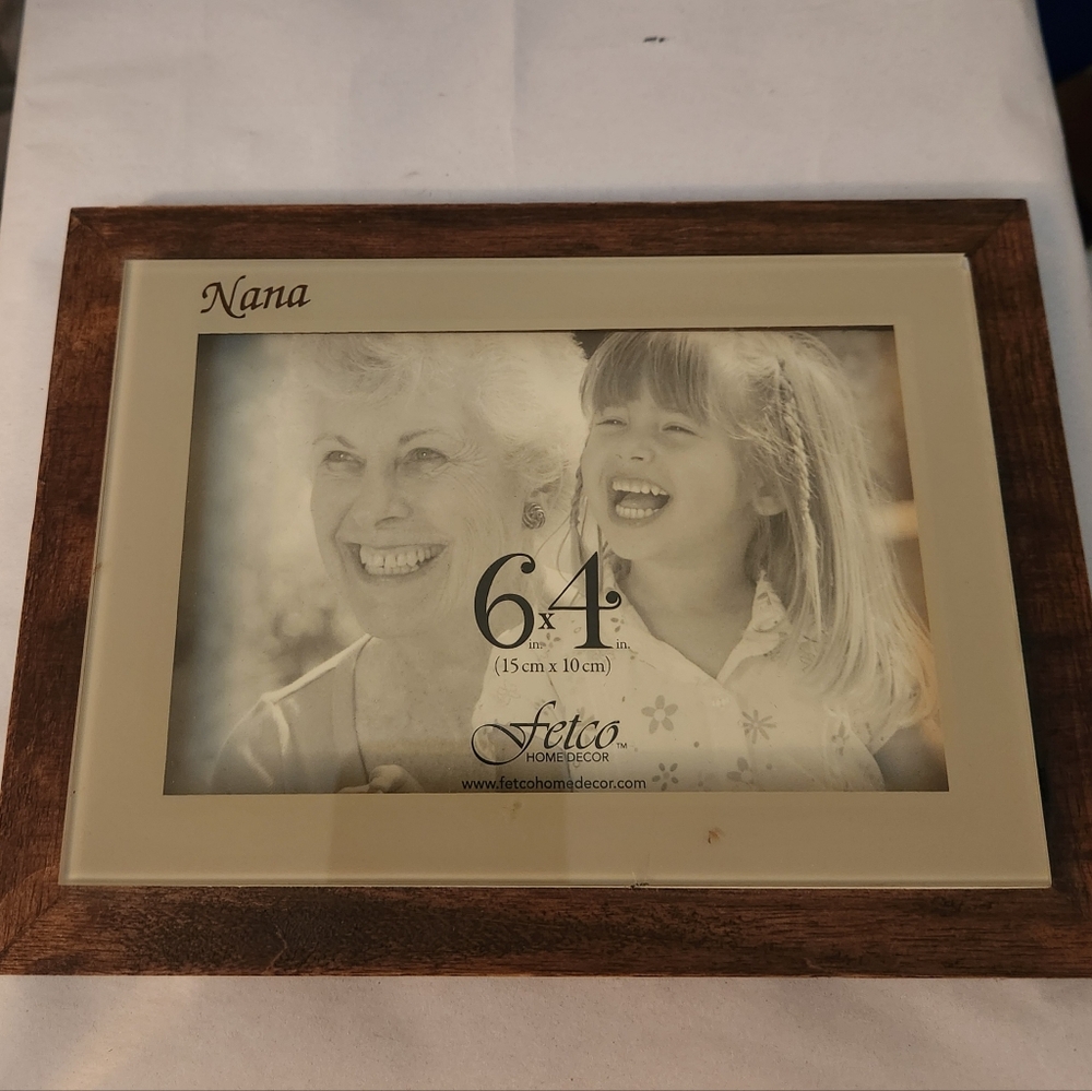 "NANA" Picture frame by fetco home decor 6" x 4" Wood frame with glass overlay